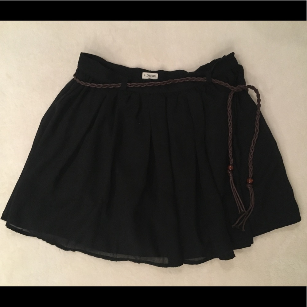 Cute black skirt w/ rope belt and side zipper